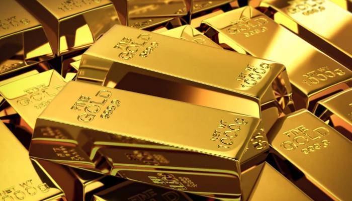 الذهب يهبط في أثناء صعود الدولار