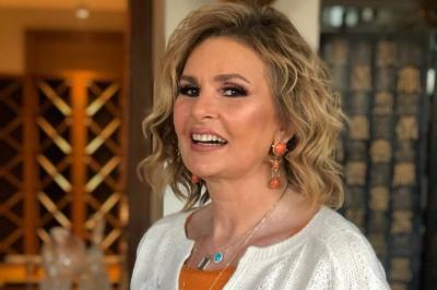 يسرا: ما زلت ملتزمة بالعلاج والراحة