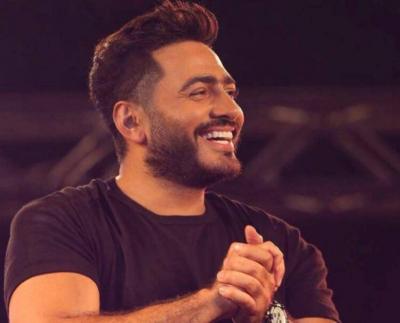 صور لتامر حسني من كواليس كليب 
