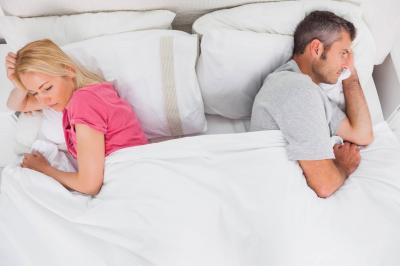 خمسة علامات تدل على أن زوجك لم يعد يستمتع بعلاقتكما الحميمة
