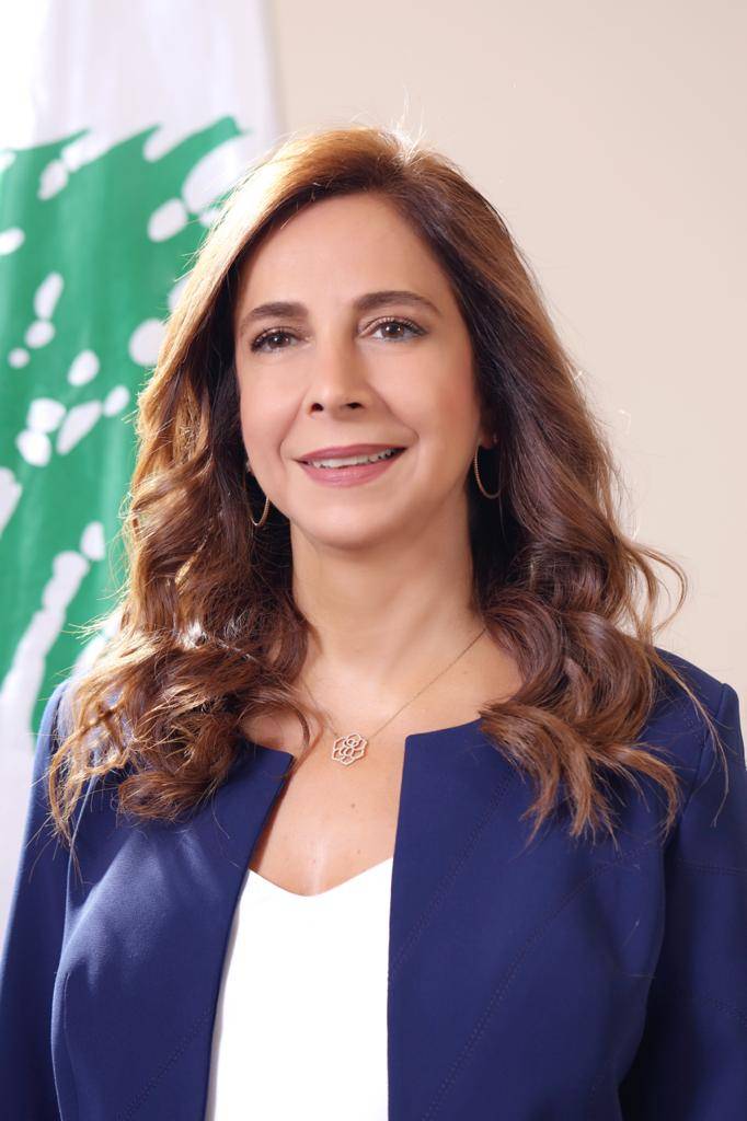 بيان لوزيرة الدفاع بعدم السماح بإنزال الحاويات التي تحتوي على صوديوم سالفايد