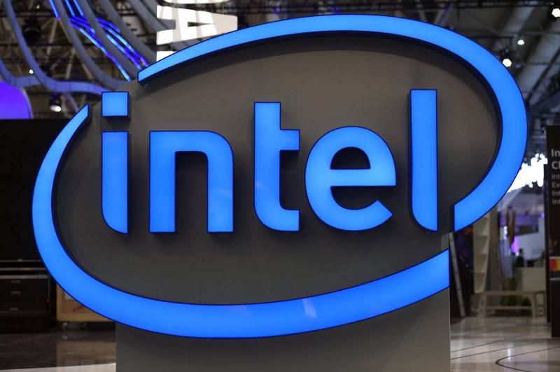 أسهم شركة Intel ترتفع بعد رحيل رئيسها التنفيذي