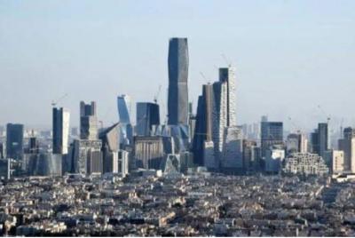 في السعودية.. القبض على 172 موظفا حكوميا في قضايا فساد