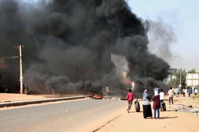 الإمارات تدعو إلى التهدئة وتفادي التصعيد في السودان