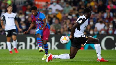 الصغير فاتي يقود برشلونة لتحقيق 