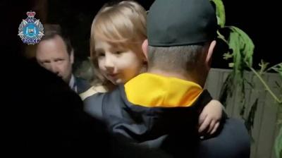 قصة أقرب للأفلام.. العثور على طفلة بعد اختفائها في مكان ناءٍ لأكثر من أسبوعين!