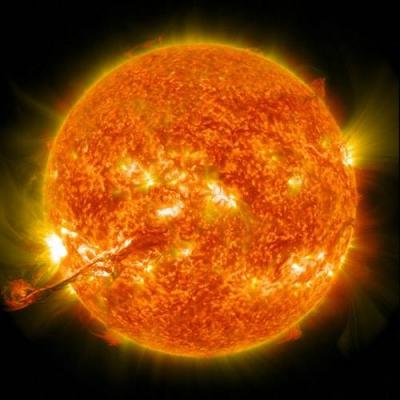 Video Sparks Controversy: Was it the First Appearance of China's Artificial Sun in the Sky?