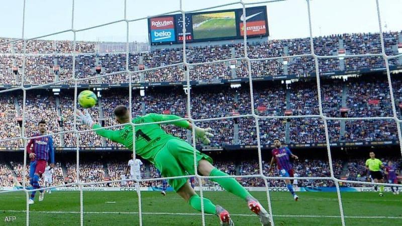 Real Madrid Defeats Barcelona with Two Goals