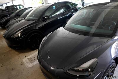 Tesla Joins the Trillion-Dollar Club After Hertz Deal