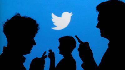 A Day of Twitter's Glee: How the Blue Bird Commented on Facebook's Misfortune