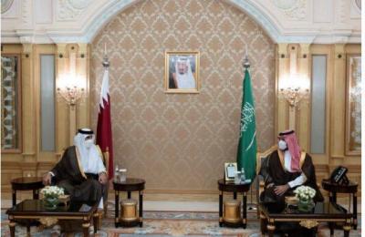 Qatar's Emir Meets Saudi Crown Prince in Riyadh to Discuss Strengthening Relations