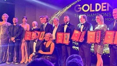 Video: Despite His Presence, Salah's Wife Receives the Golden Foot Award