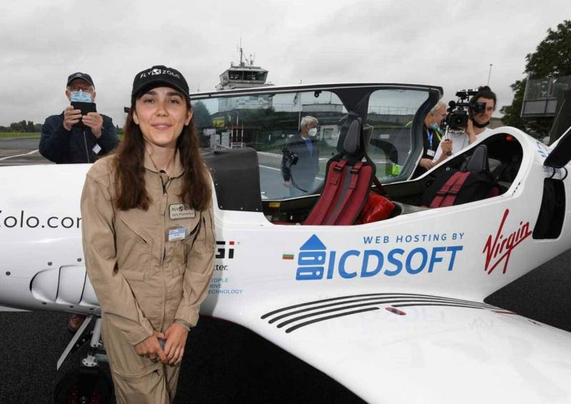 British Girl Aims to Become the Youngest Woman to Fly Solo Around the World
