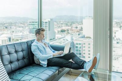 Where Do Internet Influencers Get Their Monthly Income?