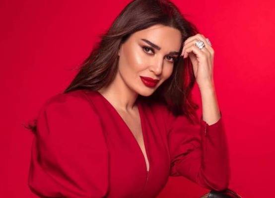 Video: The Elegant Gazelle... Cyrine Abdelnour Dances