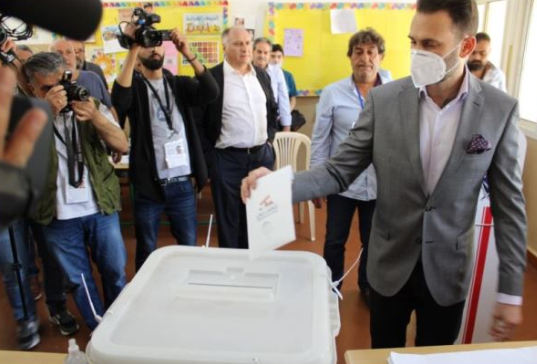 Deputy Jumblatt Cast His Vote in Mukhtara