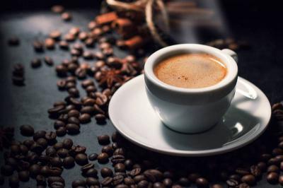 Warning Against Excessive Caffeine Intake During Breastfeeding