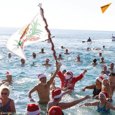 Christmas Swim in Nice: A Visual Journey