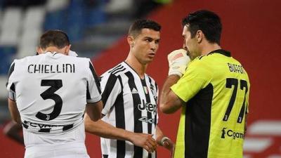 Buffon Blames Ronaldo for Juventus' Champions League Failures