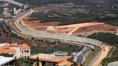 Israeli Force Crosses Iron Gate in Wazani