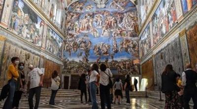Vatican Museums Reopen to Tourists with Conditions