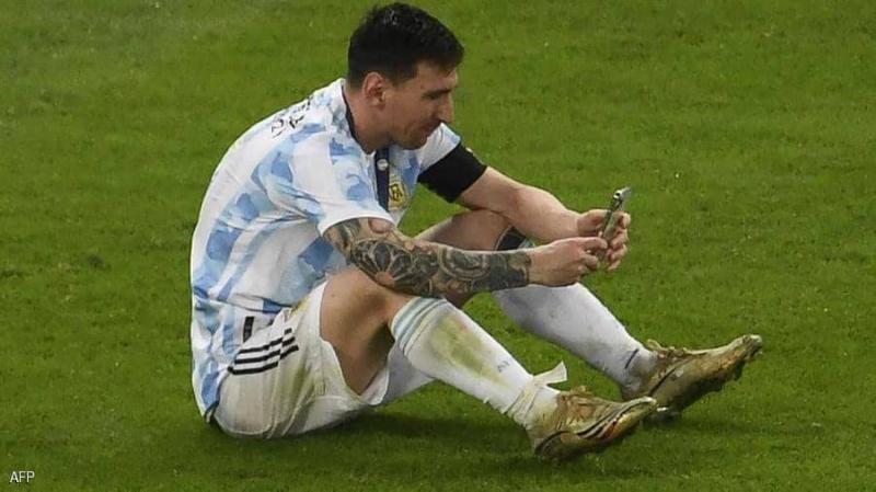 A Photo Reveals the Secret of Lionel Messi's Call from the Field