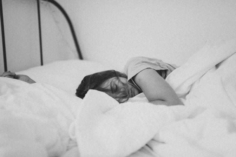5 Proven Ways to Lose Weight While You Sleep