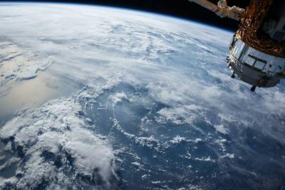 American Spacecraft Carrying Asteroid Sample Begins Journey Back to Earth