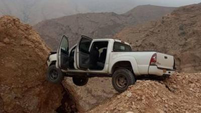 Breath-taking Video of Car Stuck Between Mountain Slopes