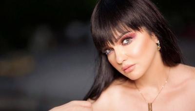 Safaa Sultan in Front of Her Brother's Lens: "He Creates a New Persona for Me"