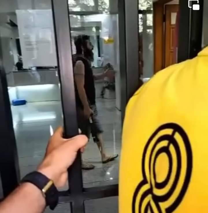 Title: Hostage Situation at a Bank in Hamra