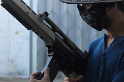Robbery at Betting Café in Lebanon: Impersonators Steal 2 Billion LBP