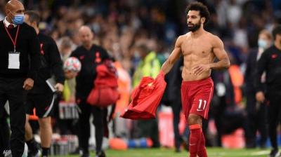 Title: A Wonderful Human Gesture from Salah Towards a Young Fan