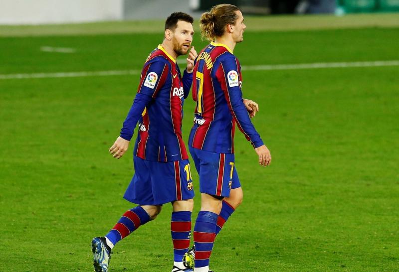 Today's Matches in UAE Time: Focus on Liverpool and Barcelona