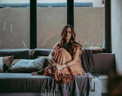 Amina Khalil Angry About Criticism for Speaking English