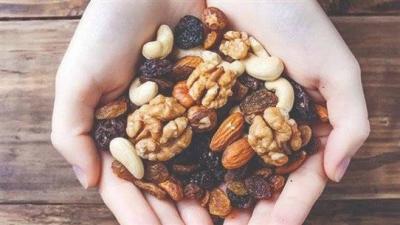 The Reason: Eating a Handful of Nuts Daily
