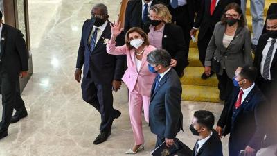 Pelosi's Plane Lands in Malaysia, Eyeing Taiwan