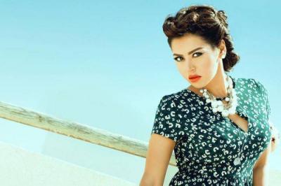 Meeting Al-Khamisi Advises Women: "Enjoy Your Femininity" Through a Message