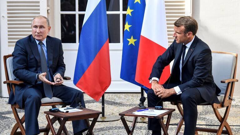 Putin to Macron: Negotiations Must Start to Ensure NATO Does Not Expand Eastward