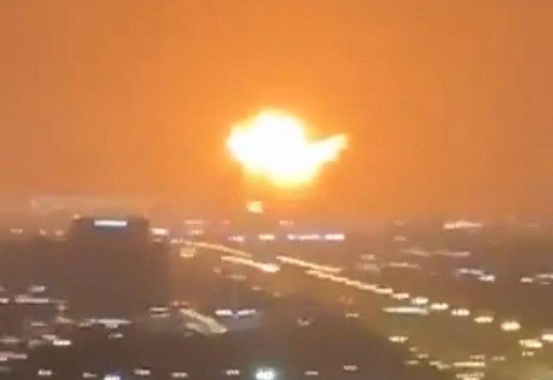 Video: Fire in a Container Aboard a Ship at Jebel Ali Port Results in an Explosion