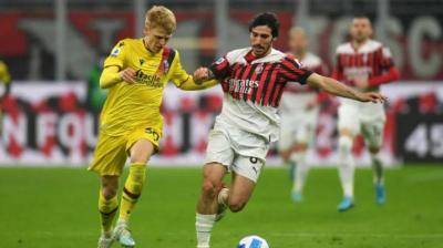 Milan Stumbles Against Bologna... and Retains the Lead