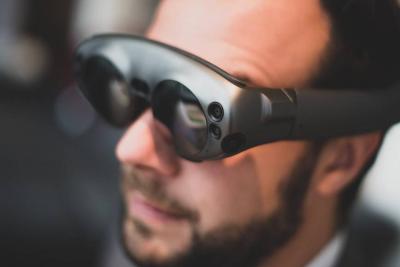 Young Man Breaks Neck Due to Virtual Reality Headset Usage
