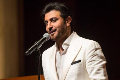 Majed Al-Mohandes Kisses Annabella Hillal's Hand