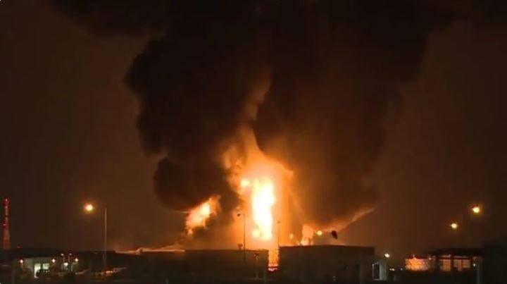 Video: Aramco Station in Jeddah Targeted by Attack.. 15 Teams Battling the Fire