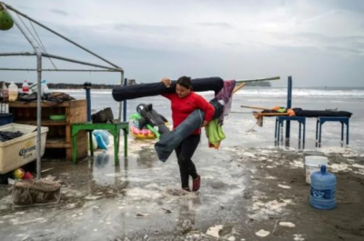 Hurricane "Grace" Strengthens Before Hitting Mexico