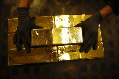 Gold Surpasses $2000 an Ounce