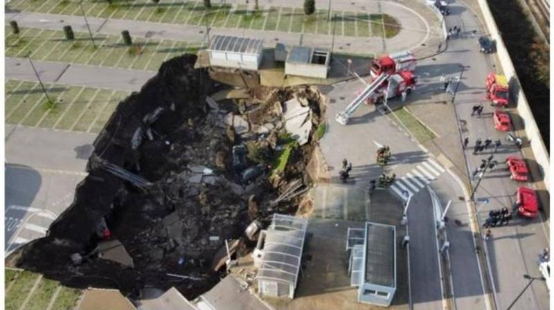 Giant Sinkhole Swallows Hospital Parking Lot, Cause Disconcerting