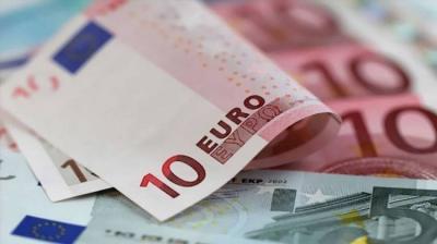 Euro Hits Lowest Level Against Dollar Since 2002