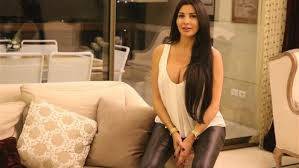 Lamita Frangieh Showcases Her Slim Figure and Sharp Features in a Video