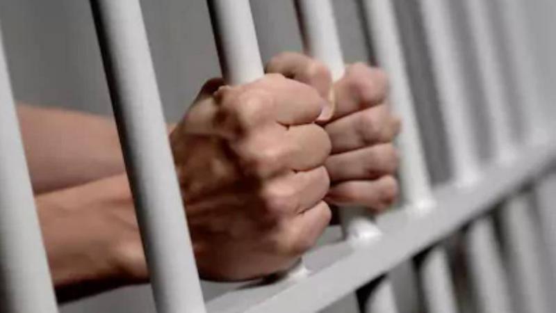 Prisoner Escapes from Hospital